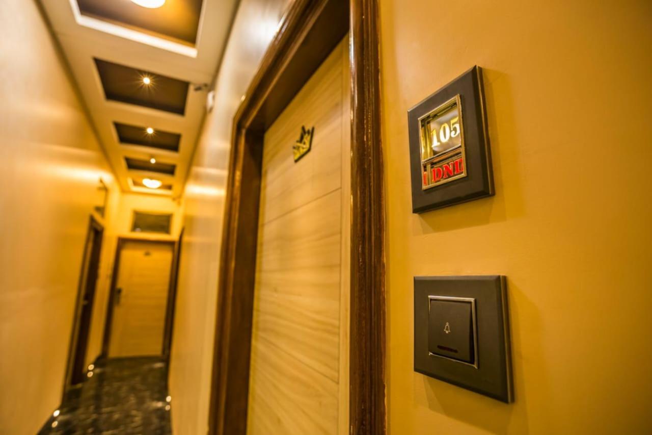 Hotel Golden Crown Bombaj Exteriér fotografie